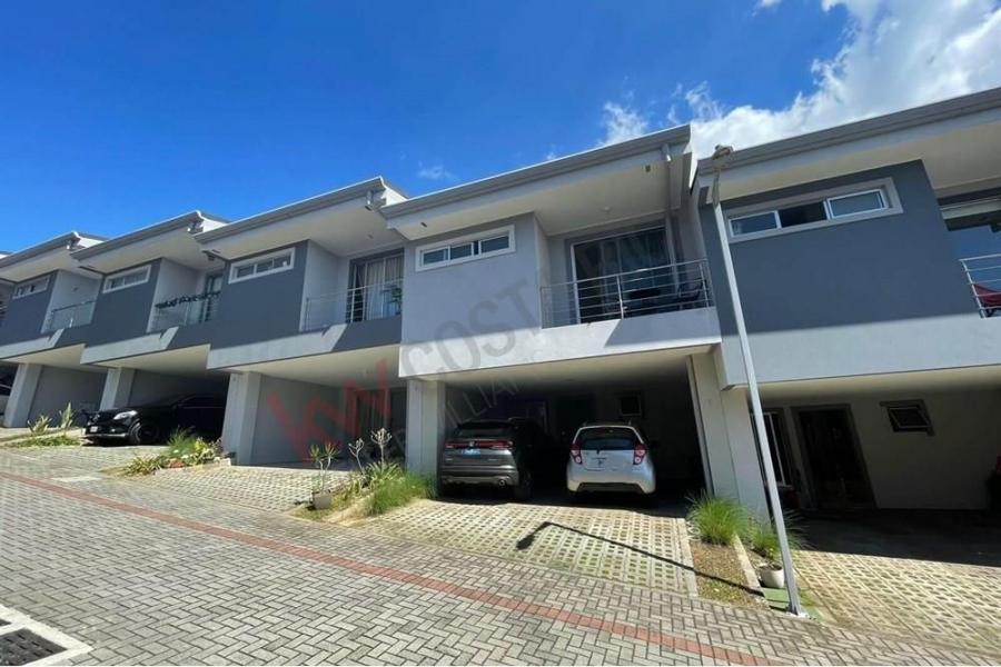 Venta de casa en condominio en San Vicente de Moravia #4895