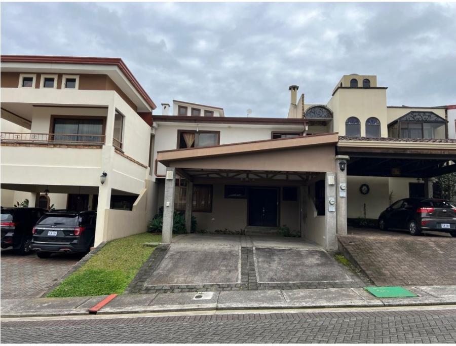 Venta de casa en condominio Lomas de Granadilla, Curridabat US$250,000 #JM13