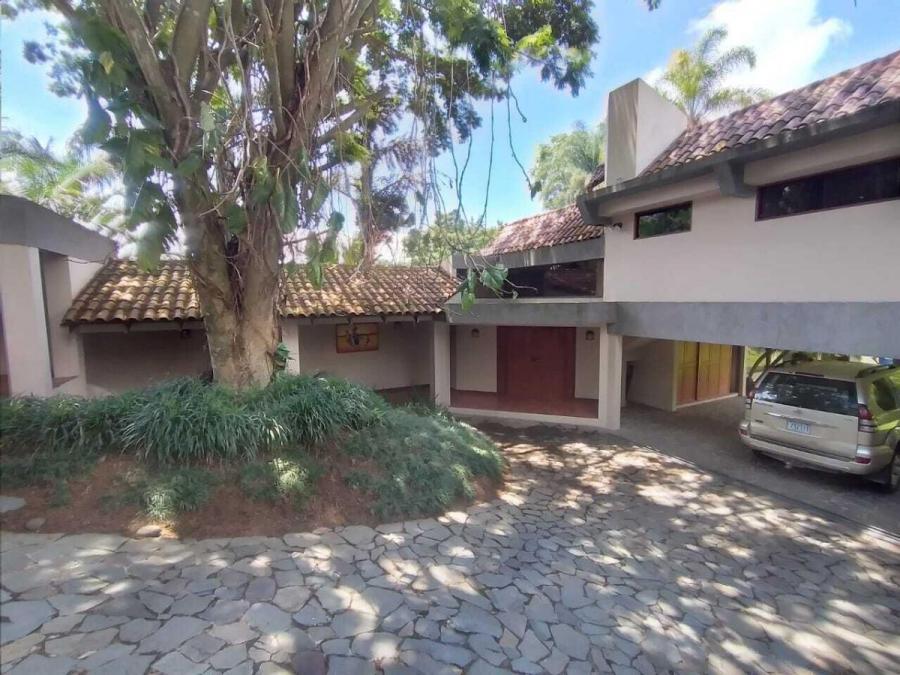 Foto Casa en Venta en Escazú, San José - U$D 750.000 - CAV45682 - BienesOnLine