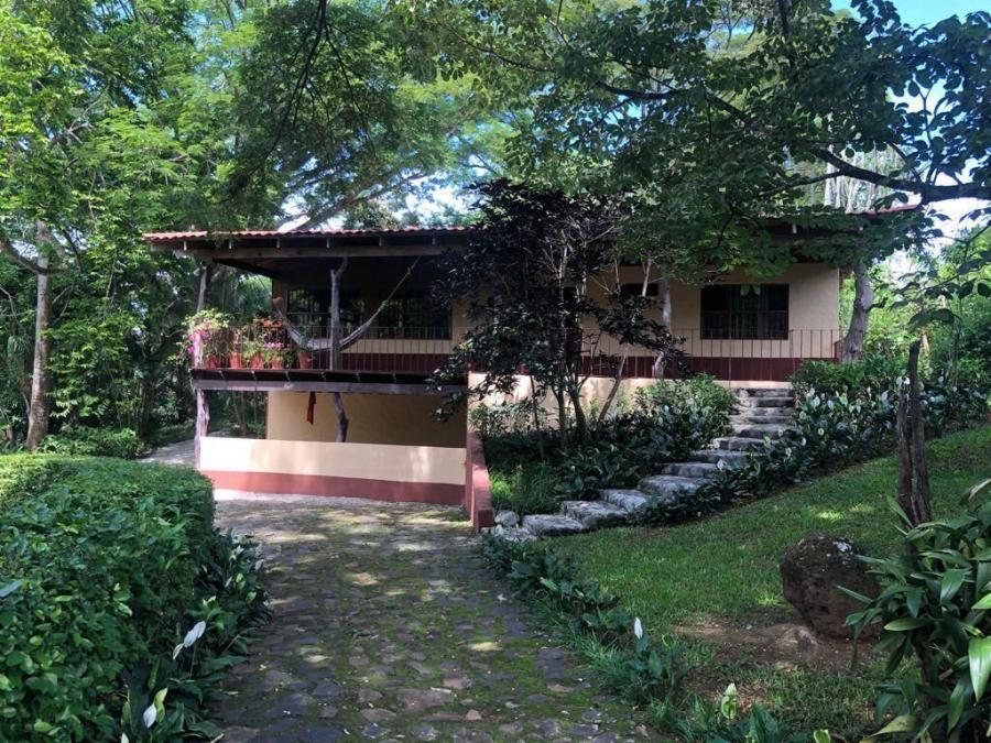 Venta de Casa en Garita, Alajuela. RAH 25-1298