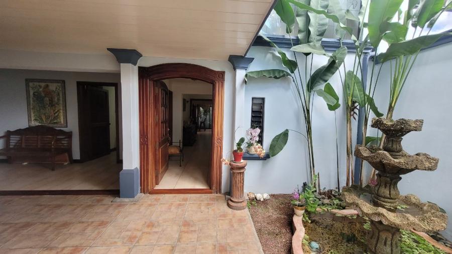 Foto Casa en Venta en Granadilla, Curridabat, San José - U$D 400.000 - CAV109835 - BienesOnLine