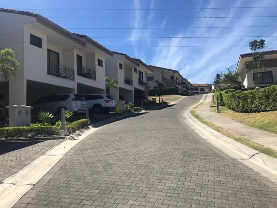 Venta de Casa en Guachipelín, Escazú.