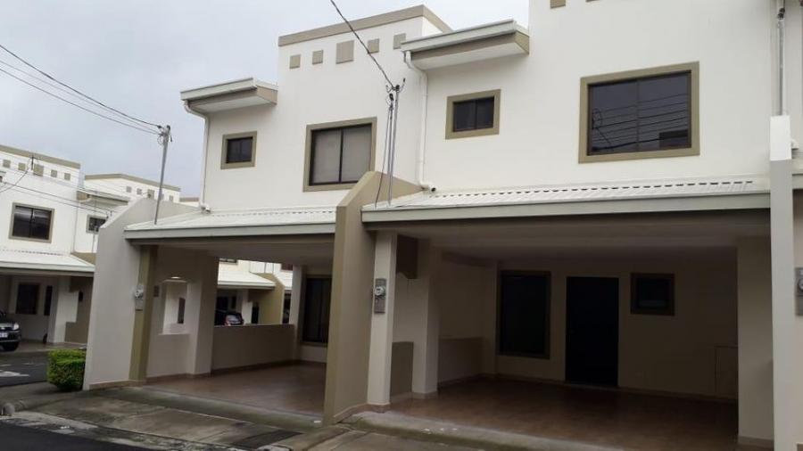 Venta de Casa en Hatillo Centro. 21-341