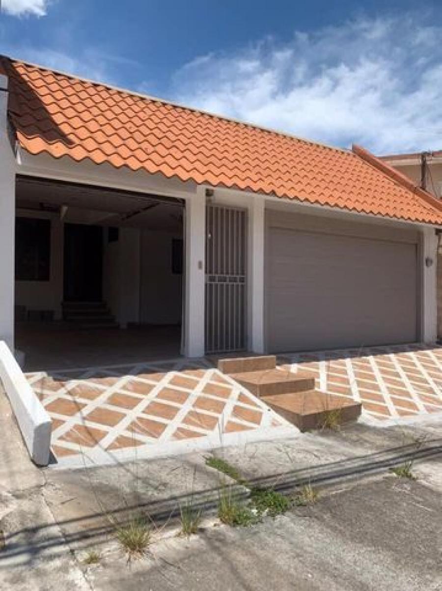 Venta de Casa en Jardines Rohrmoser, San José. 