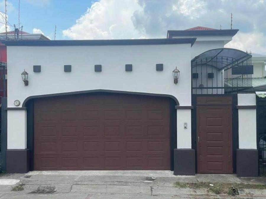 Venta de Casa en La Guacima, Alajuela.