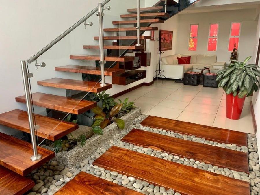 Foto Casa en Venta en Montes de Oca, San José - U$D 350.000 - CAV99622 - BienesOnLine