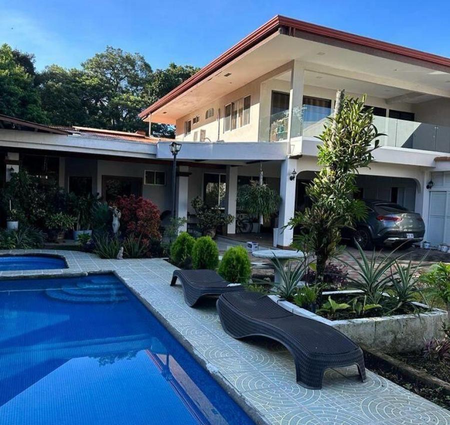 Venta de Casa en Mora Colón MGA