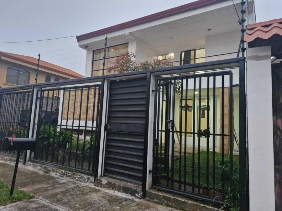 Venta de casa en Residencial Quizarco, Santo Domingo de Heredia US$ 225,000 #5898