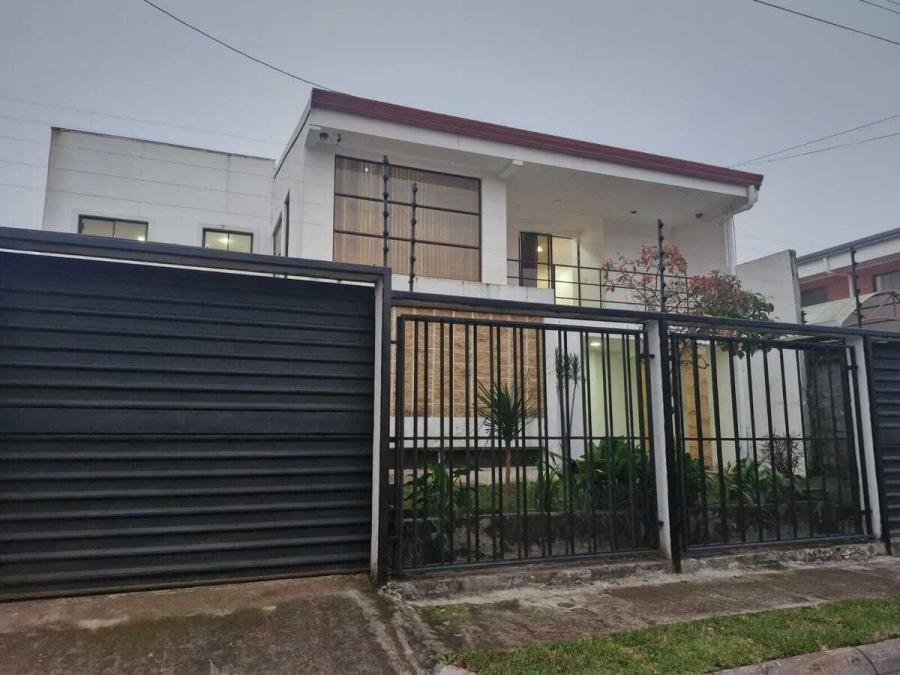 Venta de casa en Residencial Quizarco, Santo Domingo de Heredia US$ 225,000 #5898