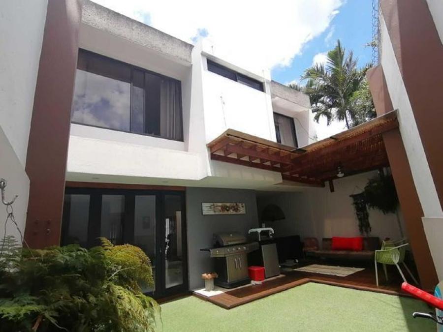 Venta de Casa en Rohrmoser, San José.