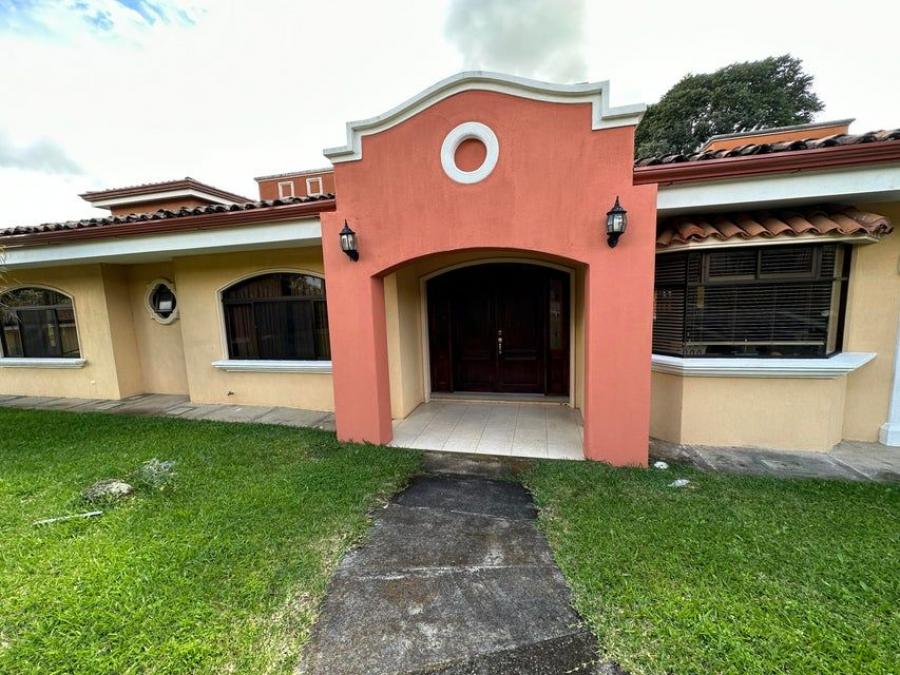 Venta de Casa en San Isidro, Heredia. RAH 24-856