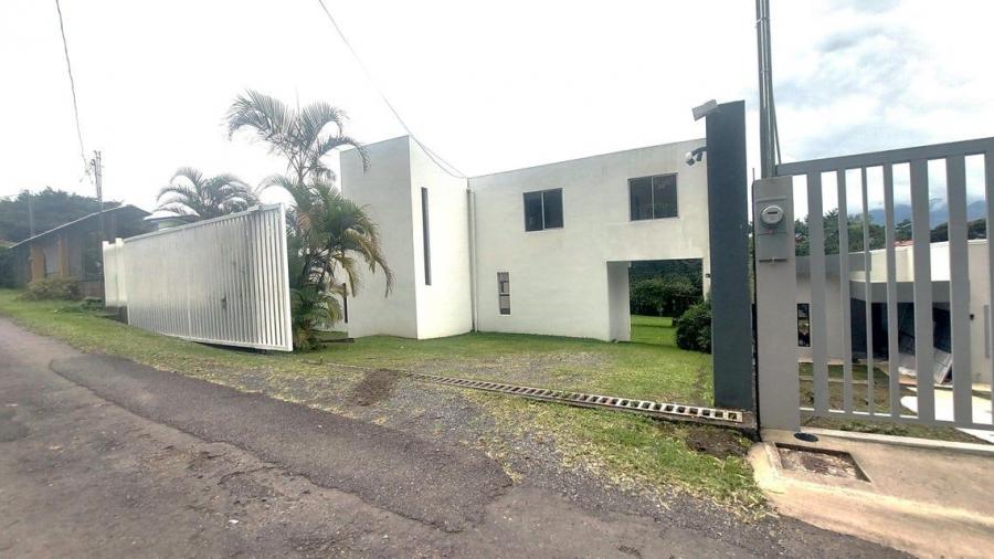 Venta de Casa en San Isidro, Heredia. RAH 25-592