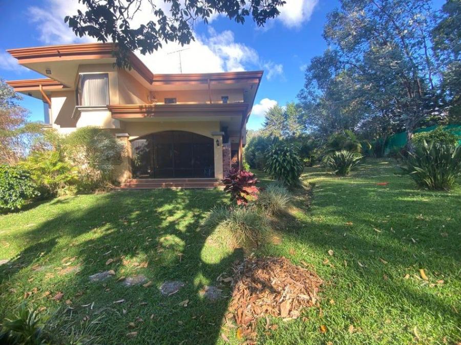 Venta de Casa en San Rafael, Heredia. RAH 25-600