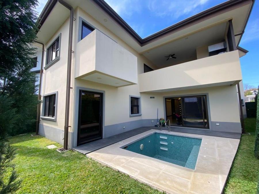 Foto Casa en Venta en Ulloa, Heredia - U$D 625.000 - CAV108640 - BienesOnLine