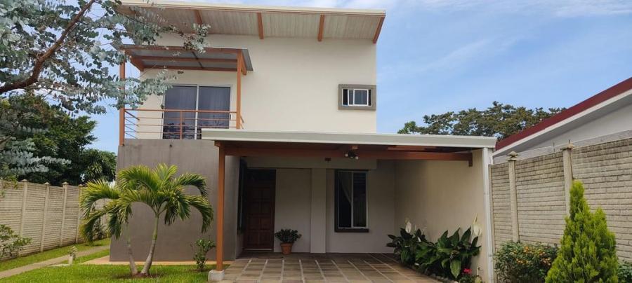 Venta de Casa en Valverde Vega, Alajuela.