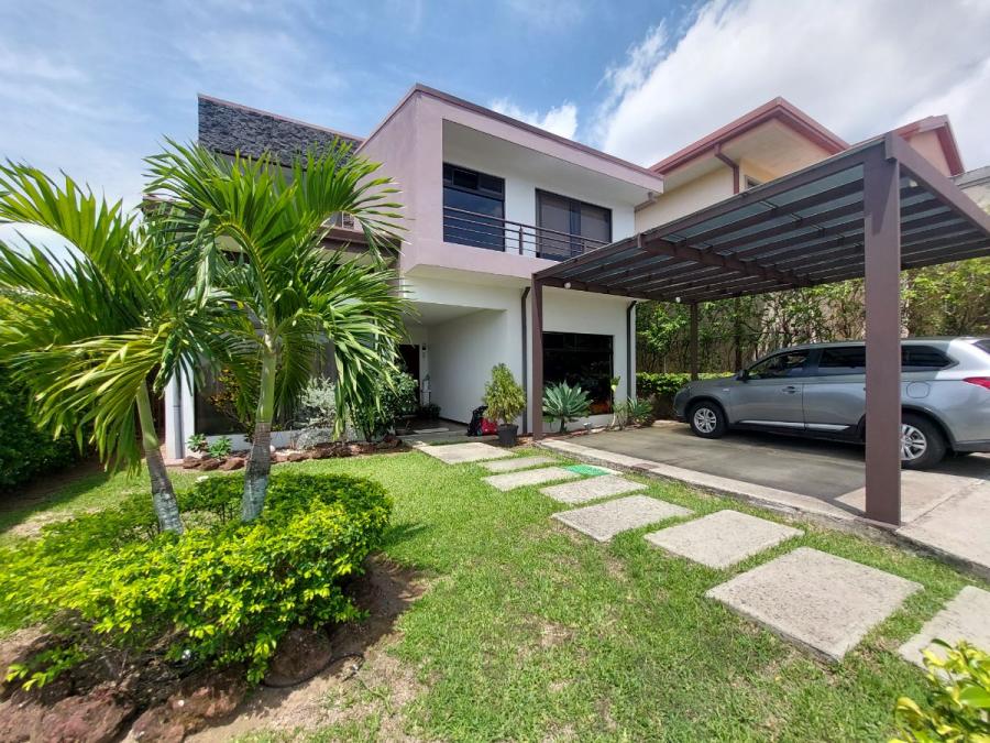 Foto Casa en Venta en Guacima, Alajuela - U$D 330.000 - CAV101203 - BienesOnLine