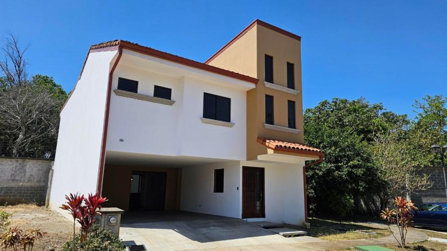 Venta de Casa NUEVA en Santo Domingo Heredia MGA