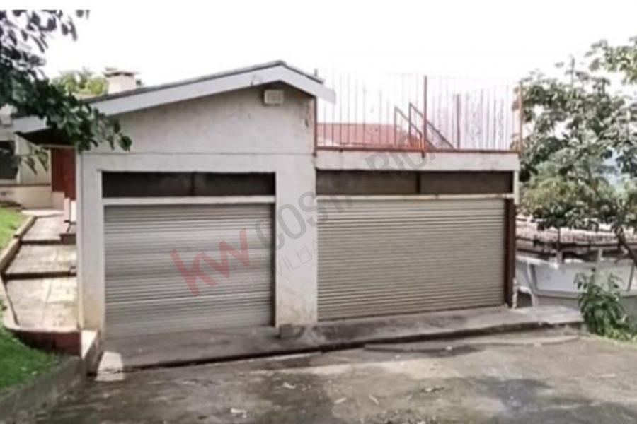 Venta de casa para invertir y remodelar en Urb El Mirador, Escazu # 6386