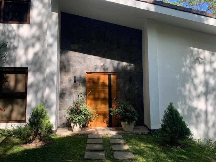 Foto Casa en Venta en Escazú, San José - U$D 695.000 - CAV83373 - BienesOnLine