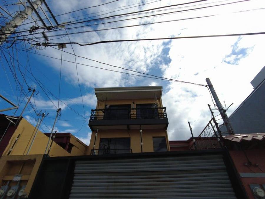 Venta de Edificio con 3 Aptos en Barva, Heredia. RAH 23-1885