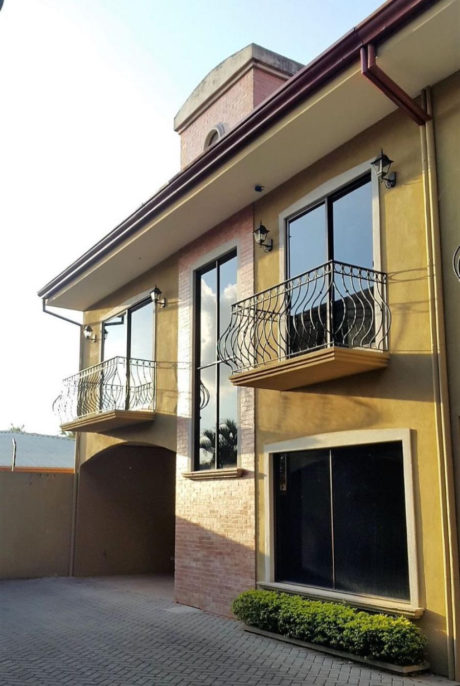 Foto Casa en Venta en Curridabat, San José - U$D 240.000 - CAV102304 - BienesOnLine