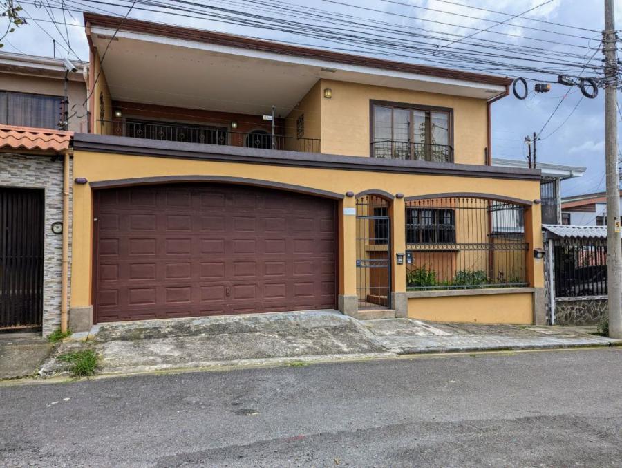 Venta de impecable casa en Zapote, San Jose