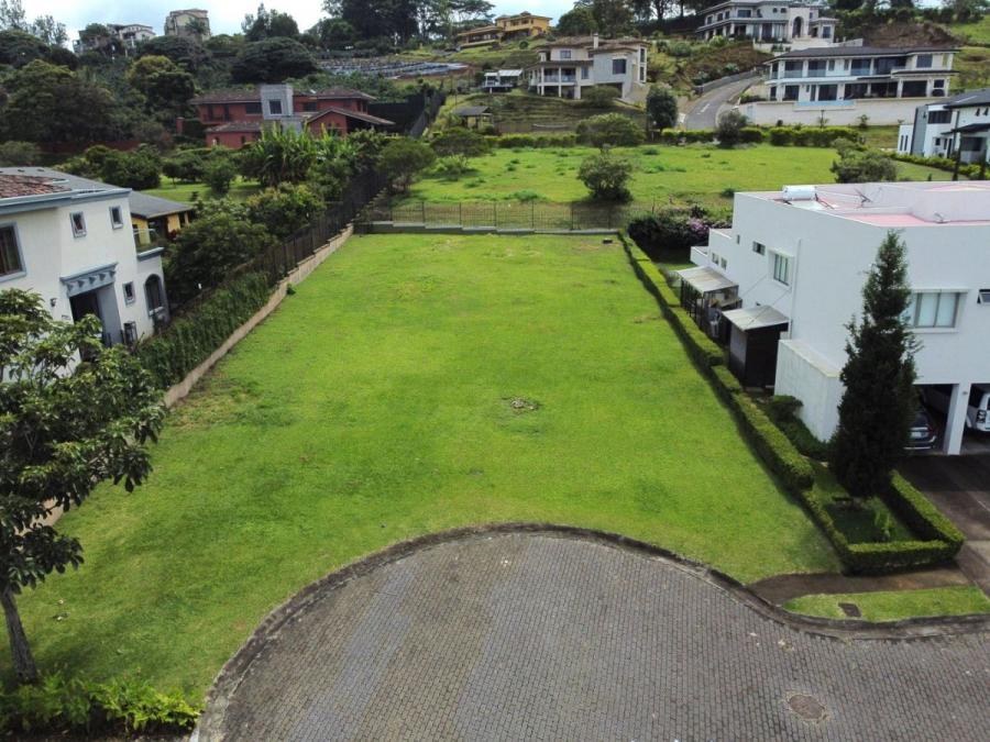 Venta de lote de 1043 m2 en Colinas de Montealegre La Unión MGA