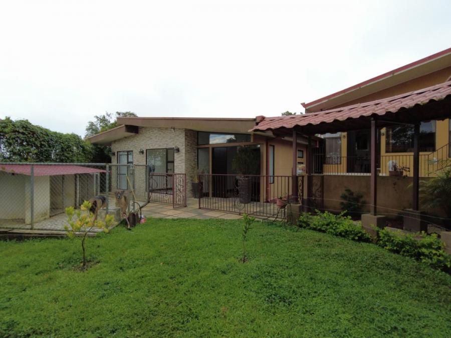 Venta de Propiedad con 2 casas en Paraíso Cartago MGA