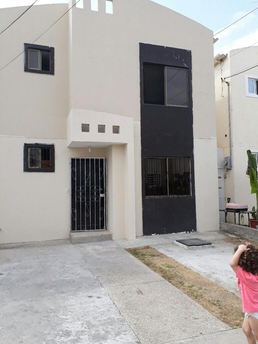 Alquilo casa en ciudadela en Manta.