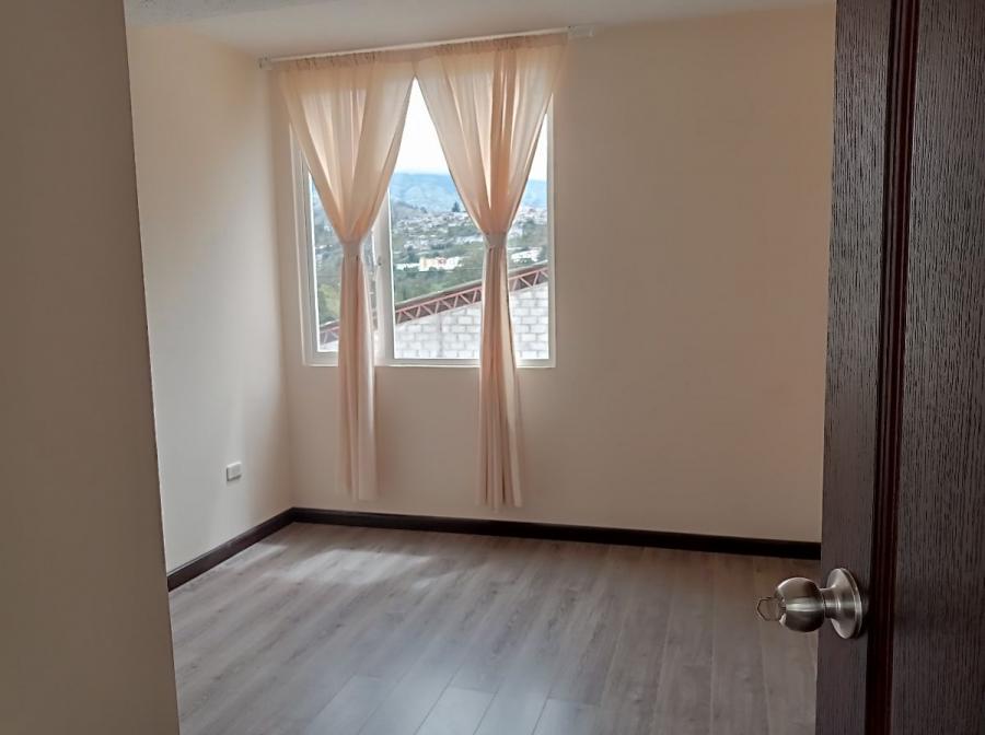 Foto Casa en Arriendo en La Península, Ambato, Tungurahua - U$D 300 - CAA39974 - BienesOnLine