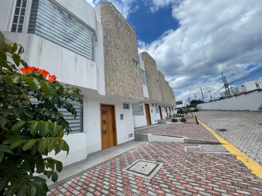 Foto Casa en Arriendo en Quito, Pichincha - U$D 530 - CAA40556 - BienesOnLine