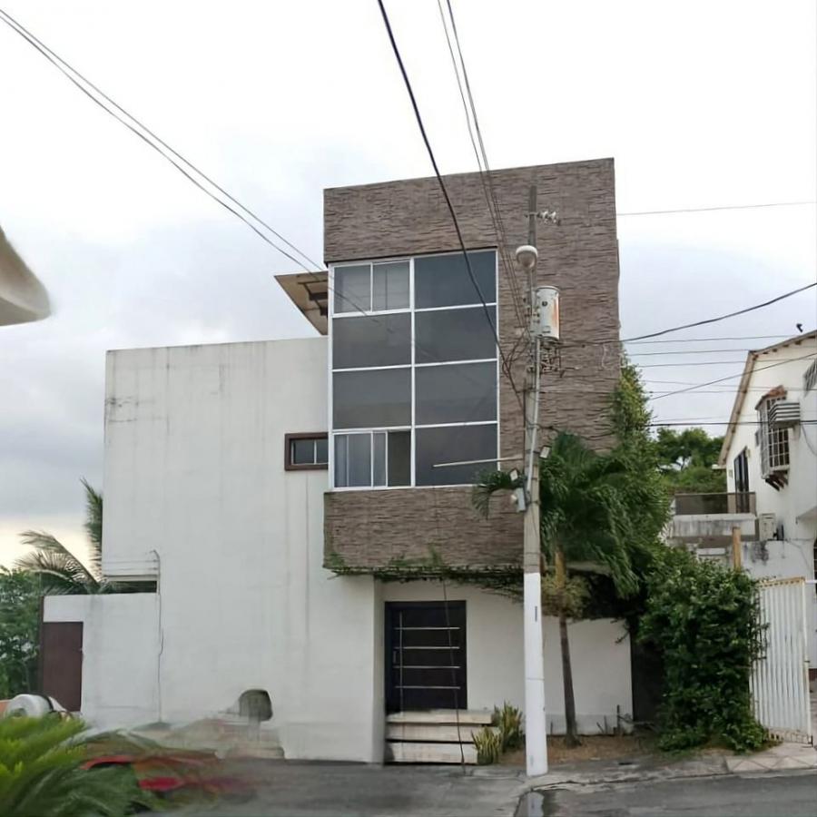 Foto Casa en Venta en Guayaquil, Guayas - U$D 230.000 - CAV39907 - BienesOnLine