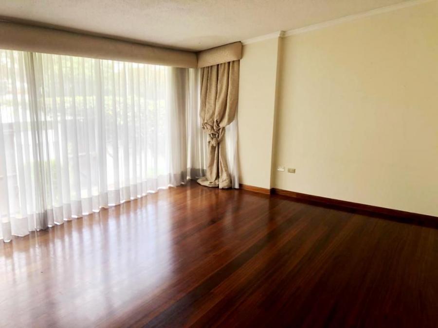 Foto Casa en Venta en Quito, Pichincha - U$D 728.395 - CAV30871 - BienesOnLine