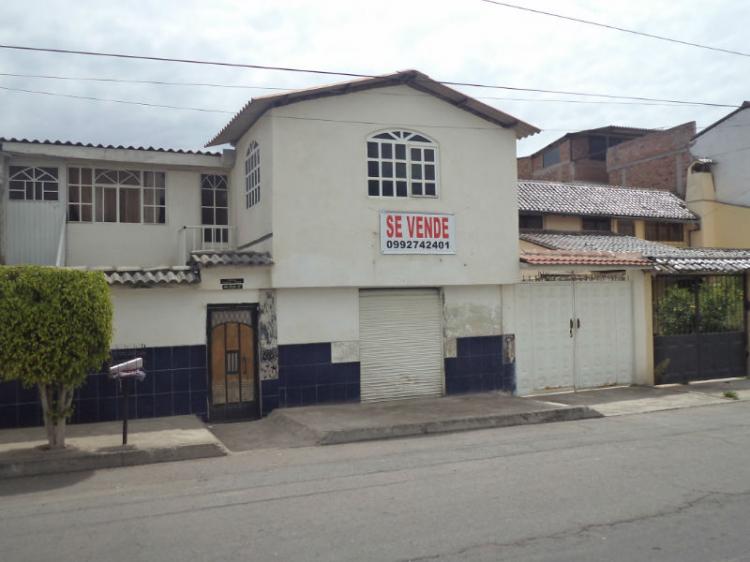 Foto Casa en Venta en lizarzaburu, Riobamba, Chimborazo - U$D 160.000 - CAV12024 - BienesOnLine