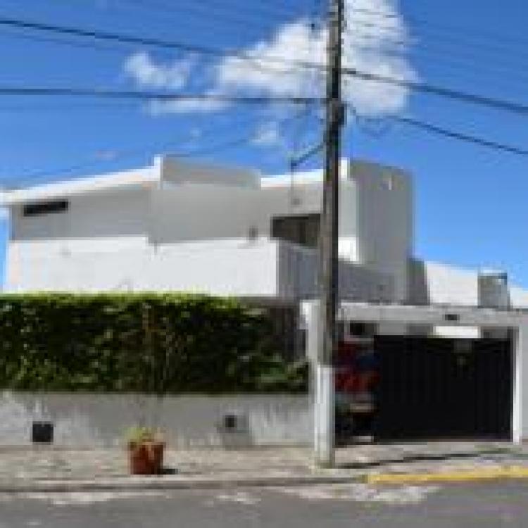 Foto Casa en Venta en Colinas de Pichincha, Quito, Pichincha - U$D 640.000 - CAV9145 - BienesOnLine