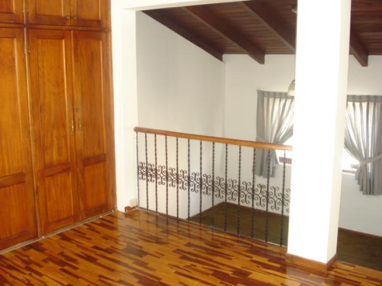 Foto Casa en Arriendo en CAROLINA, QUITO, Pichincha - U$D 1.000 - CAA5863 - BienesOnLine