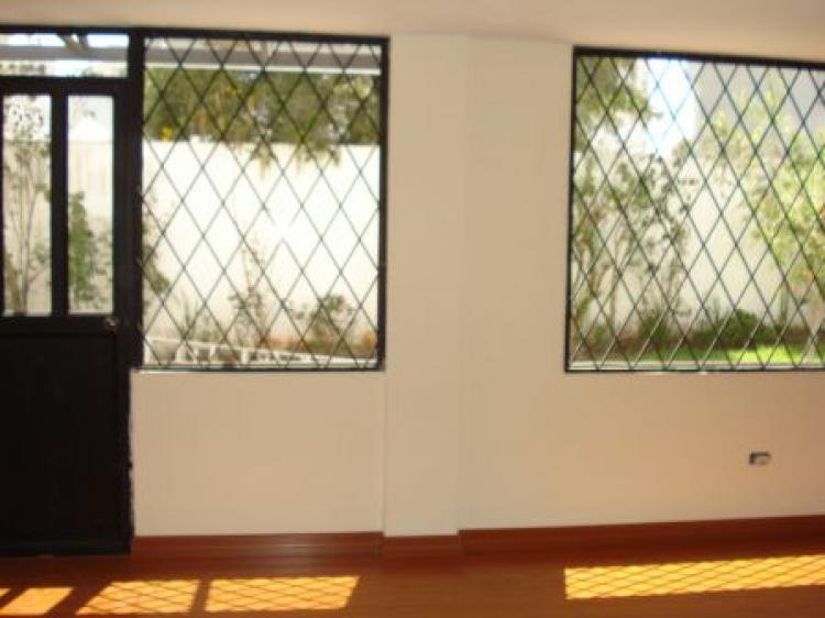 Foto Casa en Arriendo en CAROLINA, QUITO, Pichincha - U$D 1.100 - CAA2641 - BienesOnLine