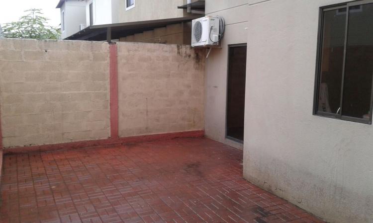 En Venta - Casa en Urbanización La Joya / 4 dormitorios