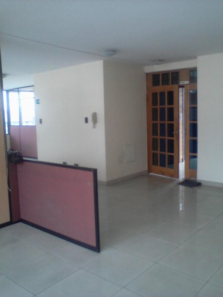 Foto Oficina en Arriendo en Colon, Quito, Pichincha - U$D 900 - OFA7550 - BienesOnLine