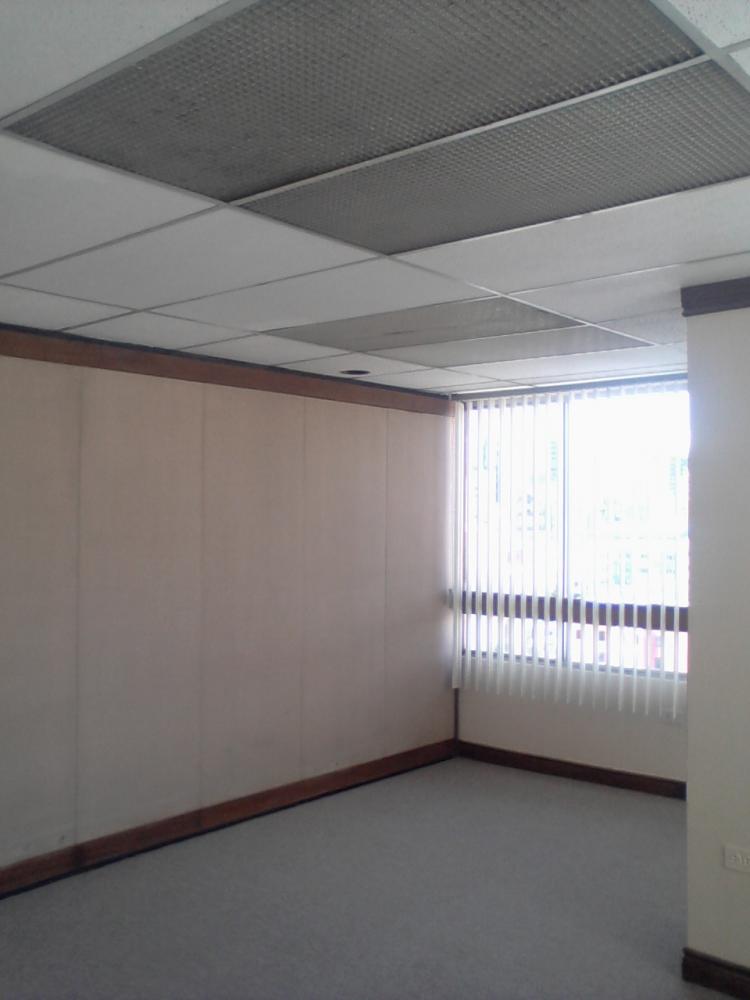 Foto Oficina en Arriendo en Sector Diego de Almagro, Quito, Pichincha - U$D 1.250 - OFA7649 - BienesOnLine