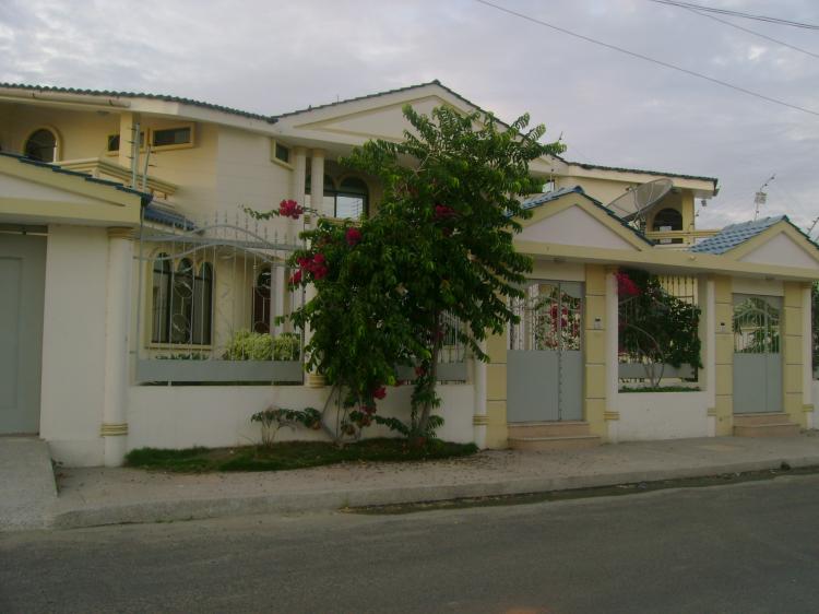 Foto Casa en Venta en Cdla. Manta 2000, Manta, Manabi - U$D 300.000 - CAV2657 - BienesOnLine