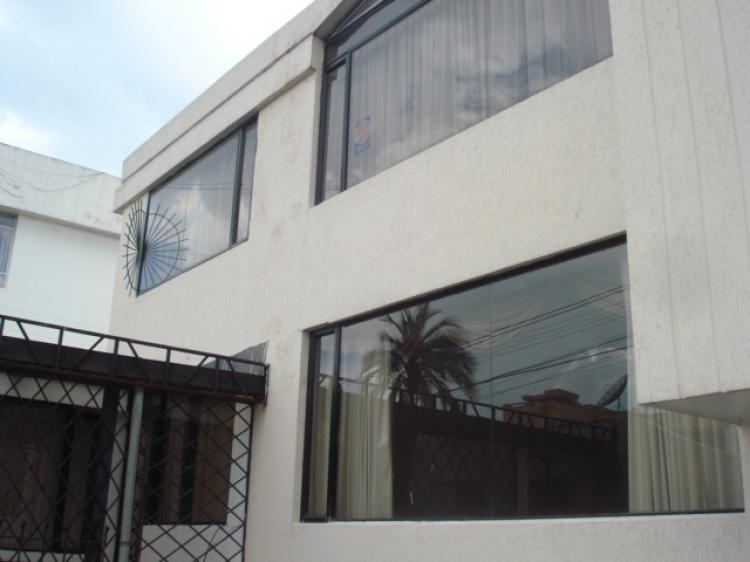 Foto Casa en Arriendo en CAROLINA, QUITO, Pichincha - U$D 1.000 - CAA5796 - BienesOnLine