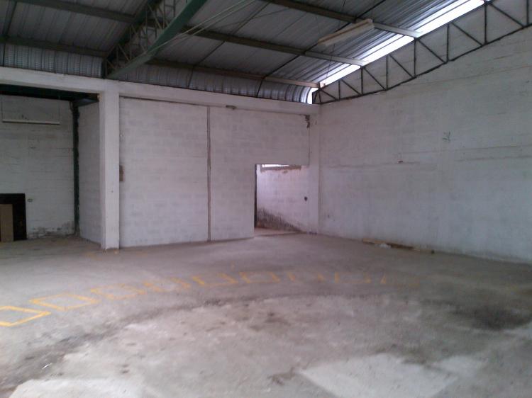 Foto Nave en Arriendo en carapungo, Quito, Pichincha - U$D 2.000 - NAA8229 - BienesOnLine