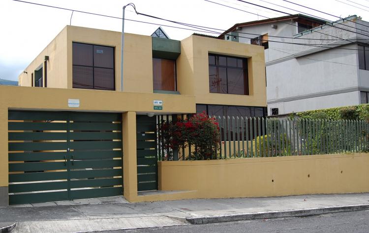 Foto Casa en Venta en 23 de Junio, Quito, Pichincha - U$D 200.000 - CAV6182 - BienesOnLine