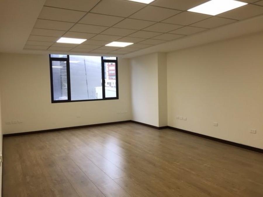 Foto Oficina en Arriendo en Pichincha, Quito, Pichincha - U$D 460 - OFA40331 - BienesOnLine