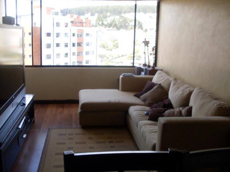 Foto Departamento en Arriendo en Republica del Salvador, Quito, Pichincha - U$D 780 - DEA6556 - BienesOnLine