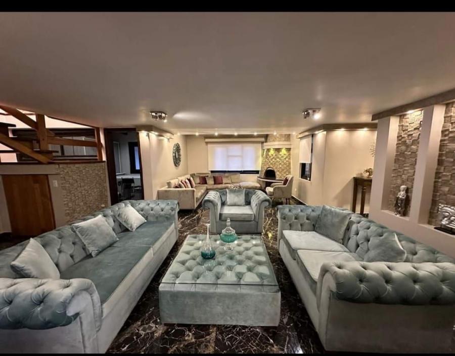 SE VENDE HERMOSA CASA EN EL CLUB LOS CHILLOS DE 332 MT2