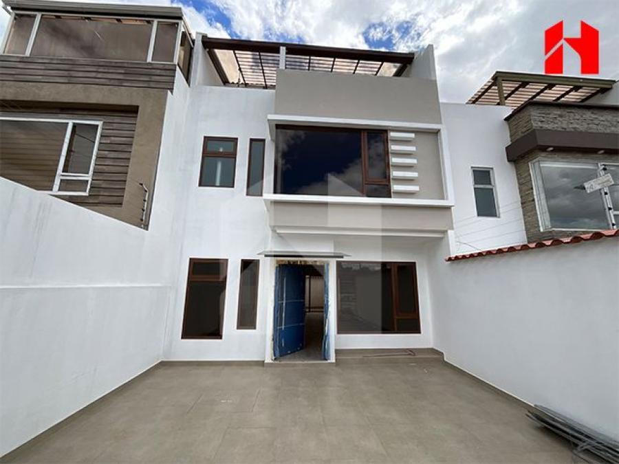 Foto Casa en Venta en Baños, Cuenca, Azuay - U$D 160.000 - CAV39932 - BienesOnLine