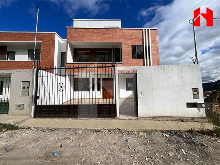 Foto Casa en Venta en San José de Balzay, Cuenca, Azuay - U$D 140.000 - CAV40282 - BienesOnLine