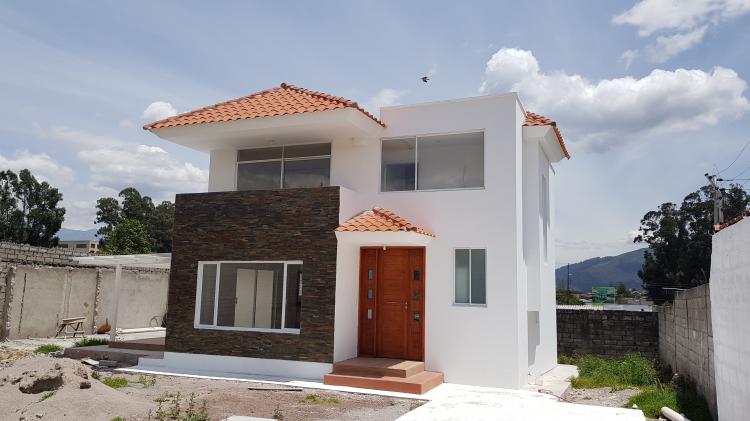 vendo comoda casa en cercanias mall san luis